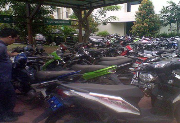 Lelang 257 Kendaraan Oleh Kejari Surabaya